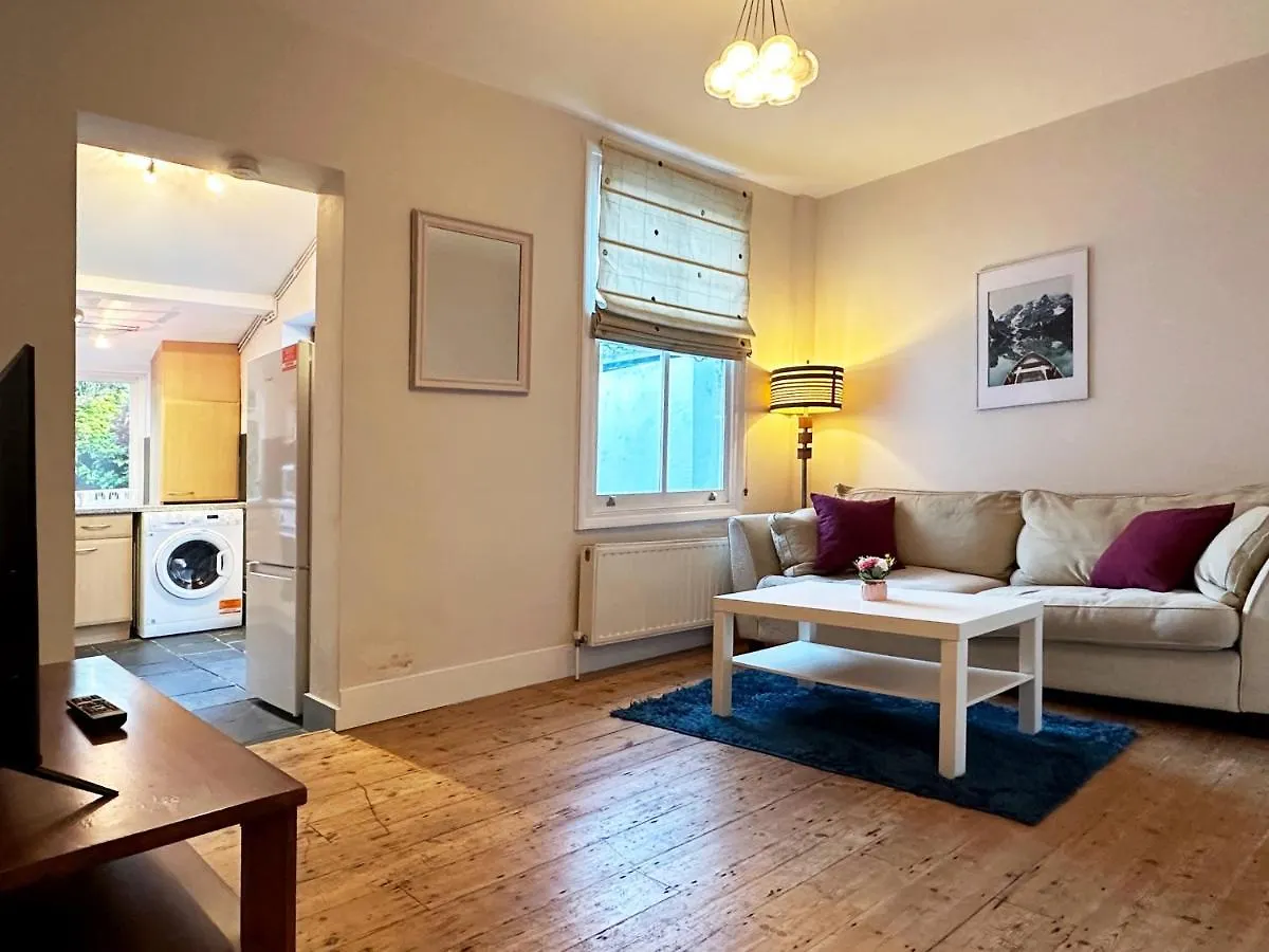 Daisy'S Place In London Apartment