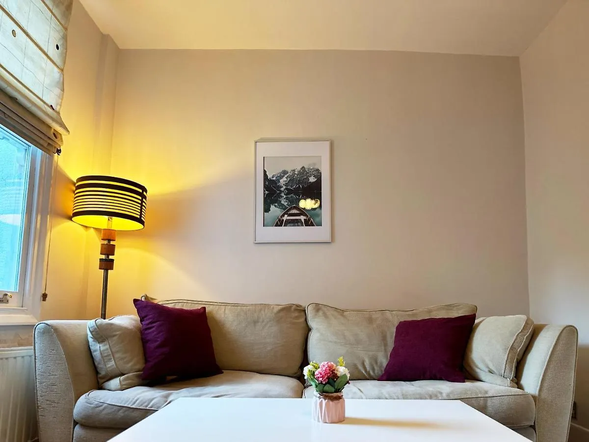 Daisy'S Place In London Apartment 0*,
